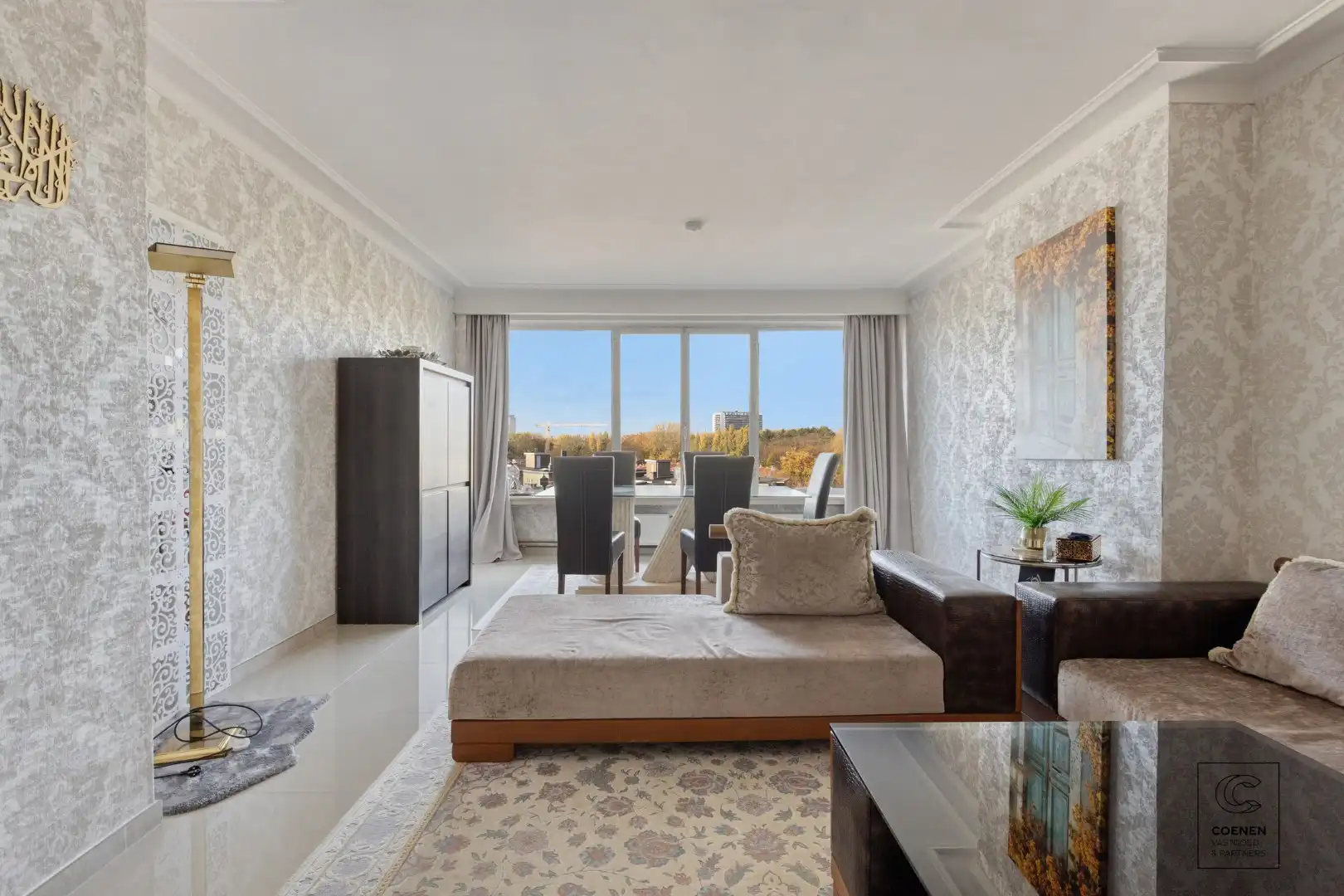 Op te frissen appartement op de zesde verdieping met twee slaapkamers op een goede locatie te Deurne! foto 2