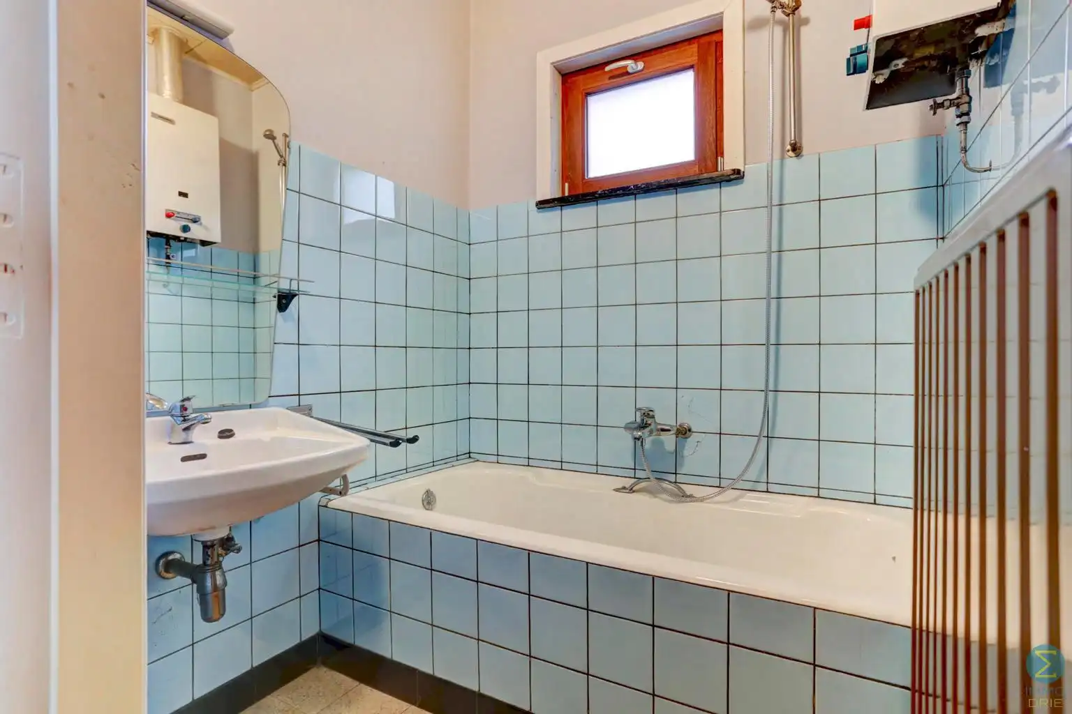 Te renoveren woning met potentieel, 4 ruime slpks op 898m² foto 11