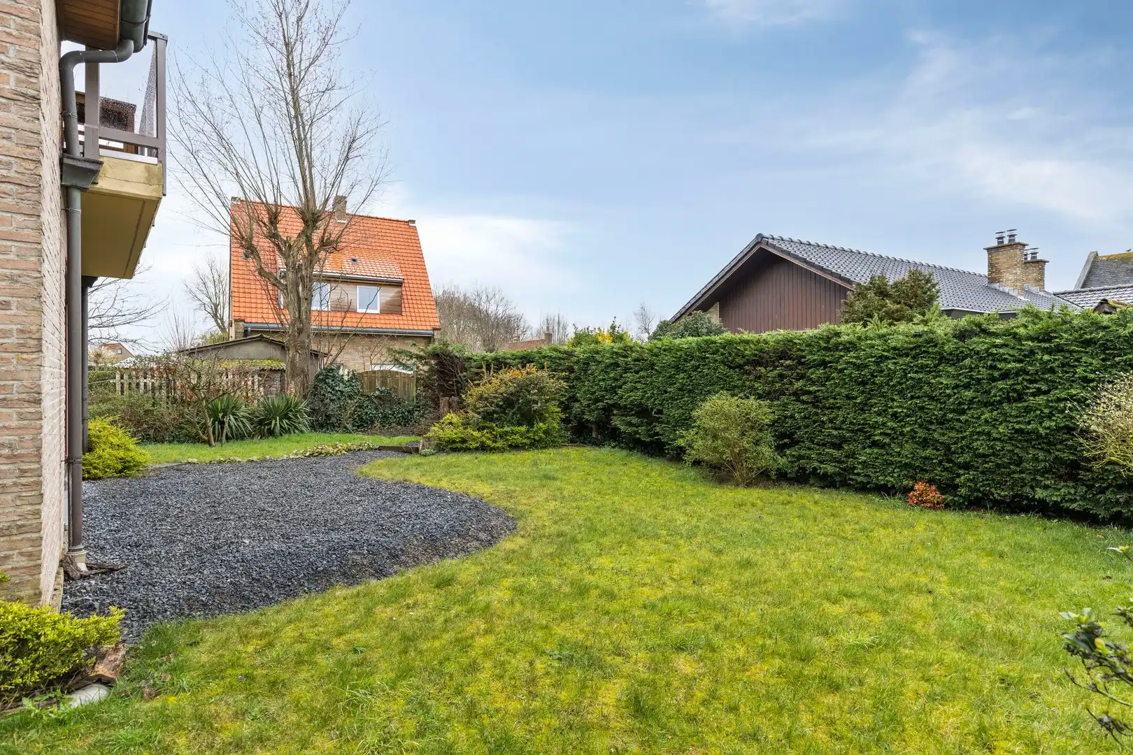 Ruim gelijkvloers appartement met grote tuin in een residentiële wijk ! foto 31