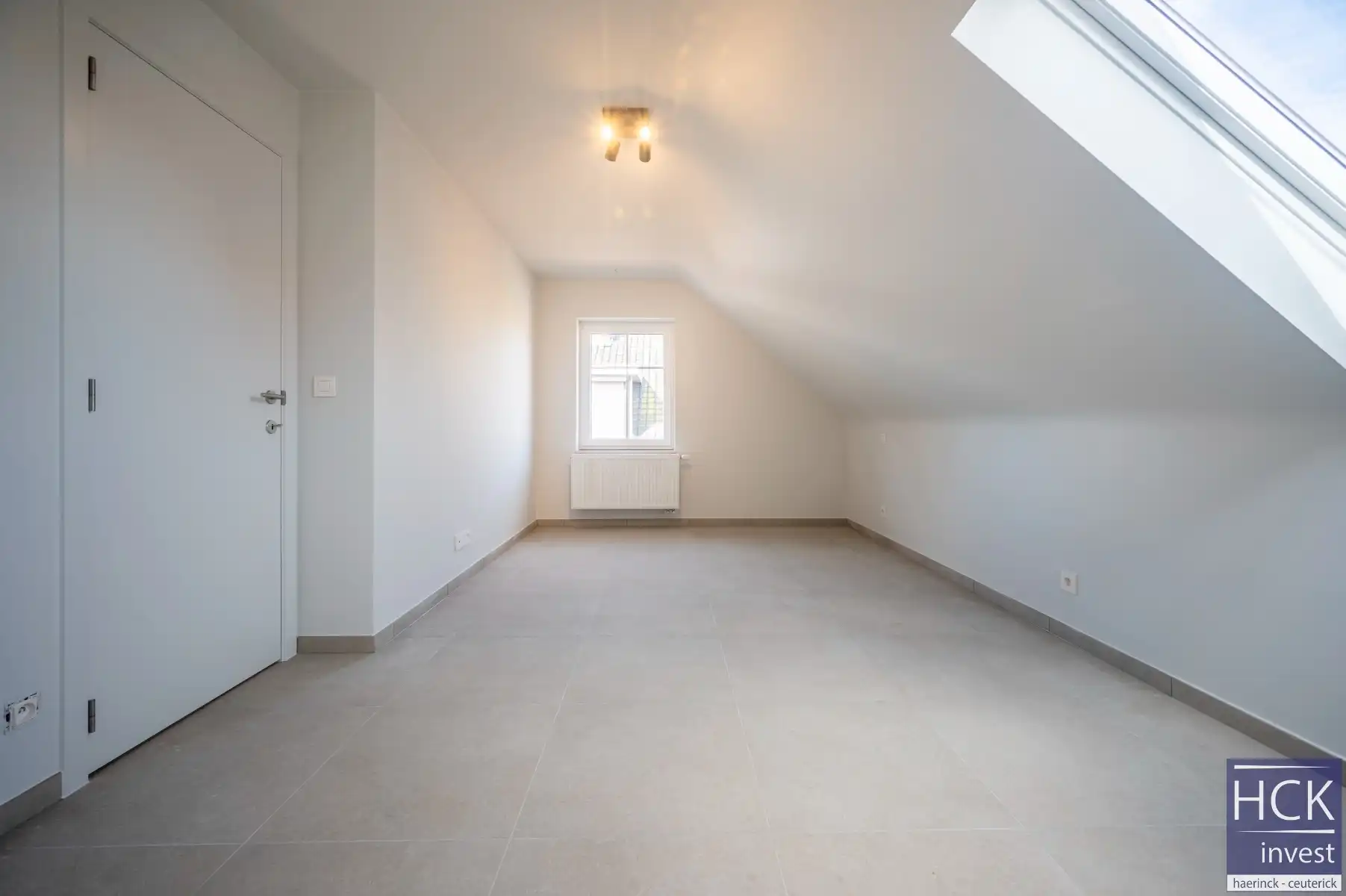 OTEGEM - Landelijke nieuwbouwwoning met 3 SLPK. op zuidgericht perceel! foto 12