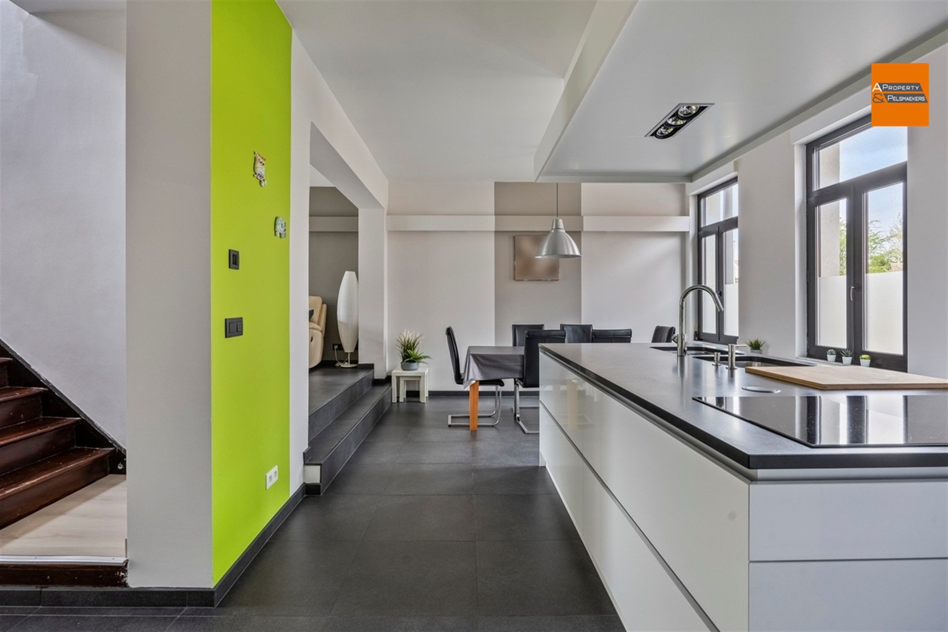 Gerenoveerde woning foto 11