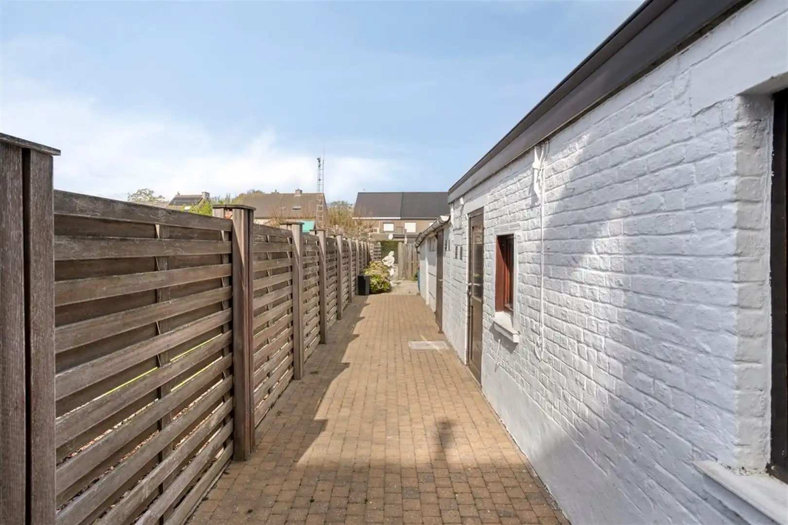 te renoveren woning met tuin foto 26