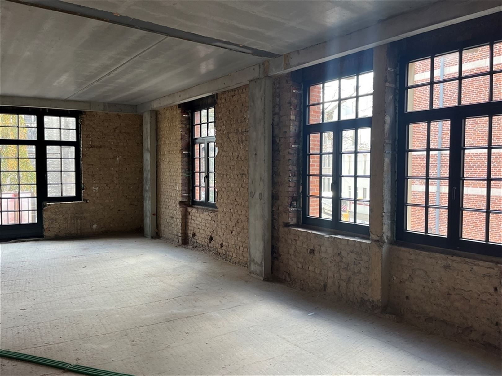 Volledig kantoorgebouw te koop of te huur foto 8