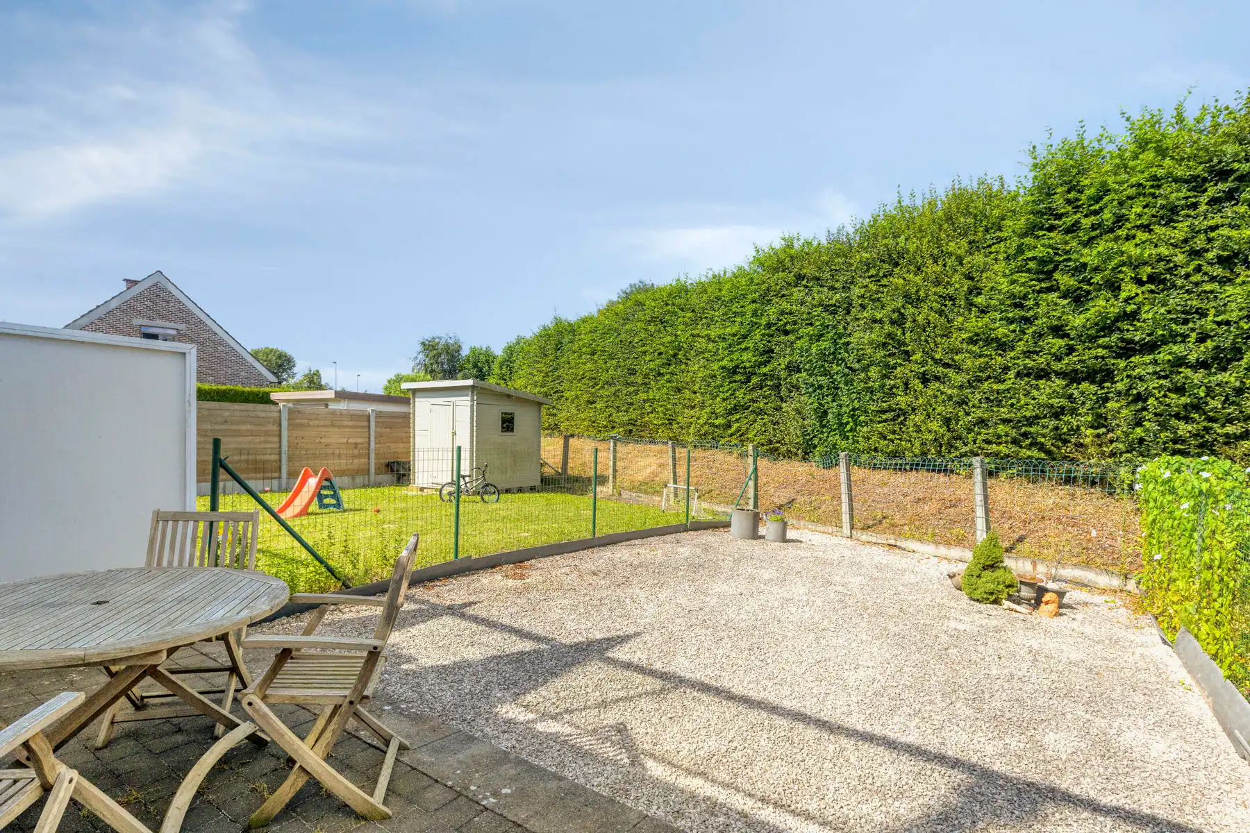 Gelijkvloers app met tuin en garagebox! foto 16