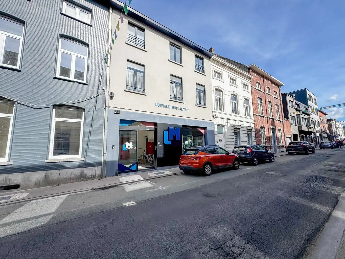 Zeer ruim duplexappartement met 2 slaapkamers en grote zolder foto 2
