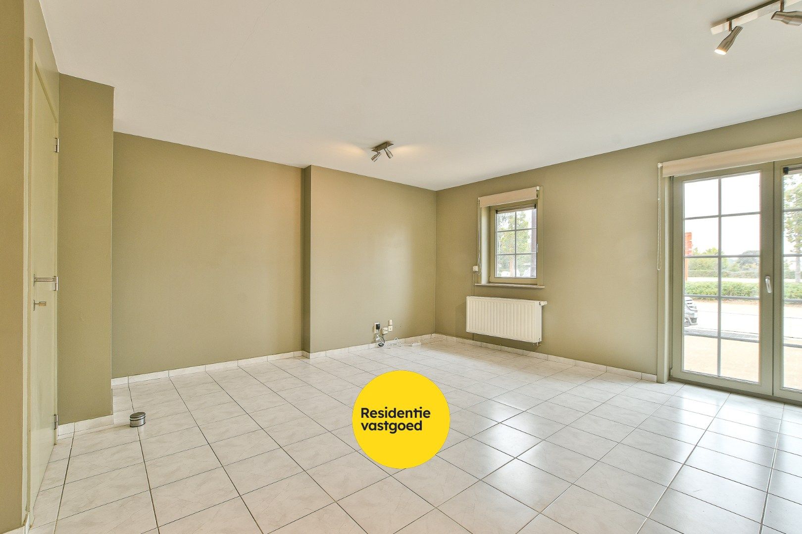 Modern gelijkvloers appartement met 2 slaapkamers– op slechts 500m van strand en zee! foto 5