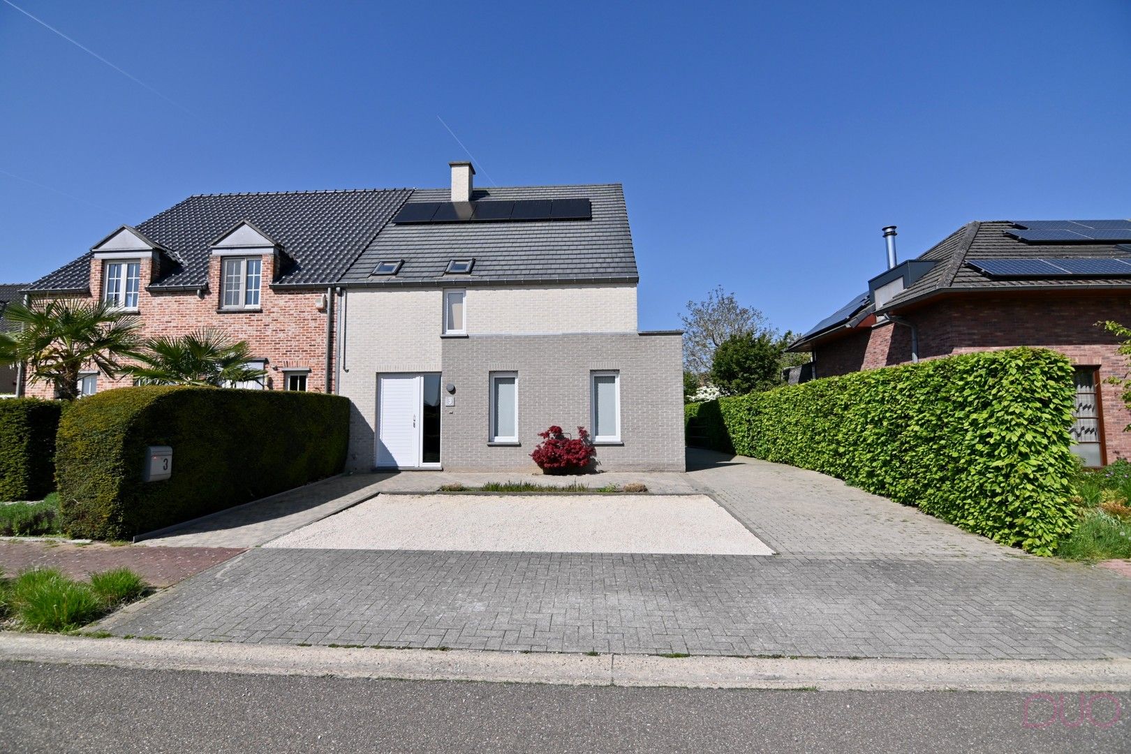 Rustig gelegen, instapklare halfopen bebouwing met 4 slaapkamers, vlakbij het centrum foto 32