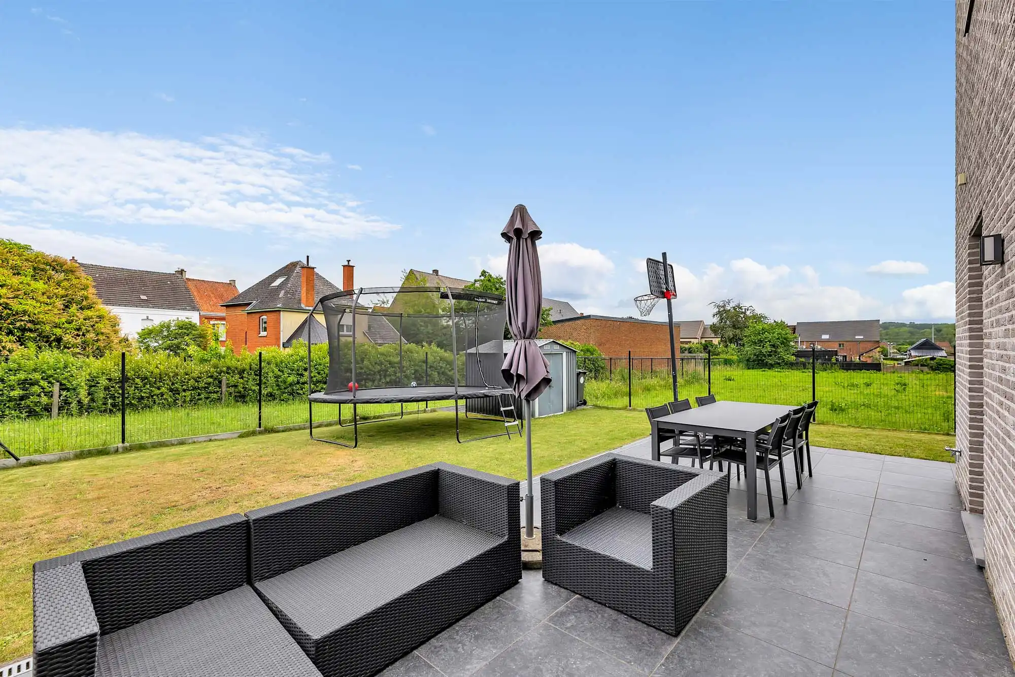 Energetische woning in rustige woonwijk foto 24