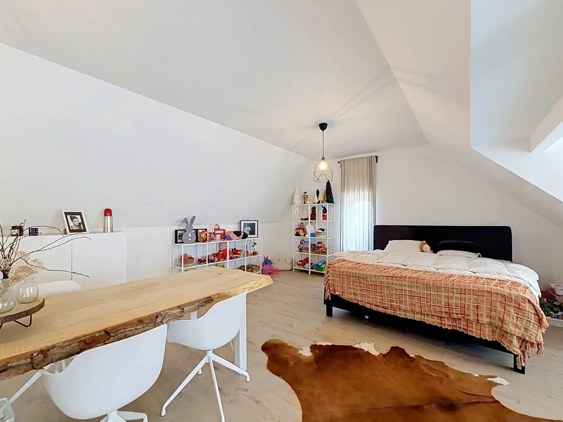 Zeer ruime villa voorzien van alle luxe met 3, mogelijk 5 slaapkamers en 2 badkamers foto 41