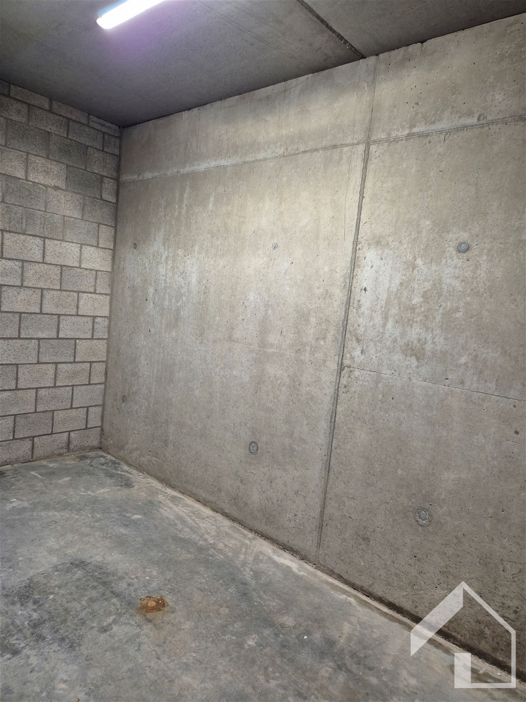 Nieuwbouwappartement op 1e verdieping met lift, 2 slaapkamers, autostaanplaats en kelder foto 14