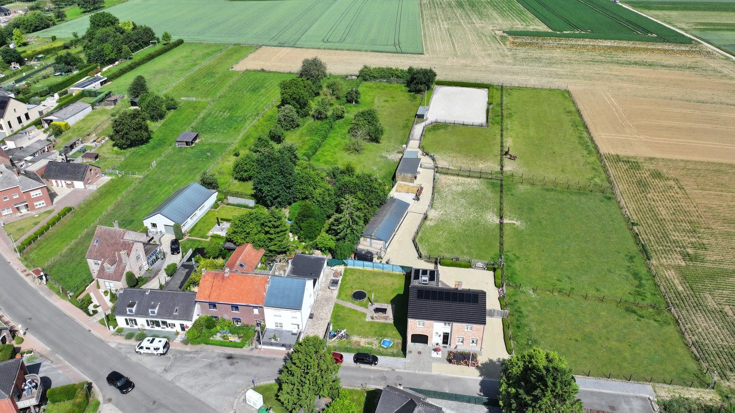 Verrassend royale woning met bijbouw/atelier en aangrenzende paardenweide, met in totaal een grondoppervlakte van 34a 88ca (3.488 m²) foto 24