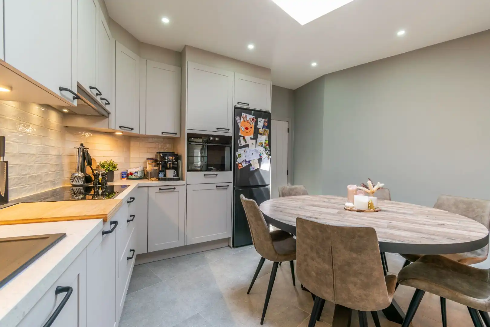GERENOVEERDE WONING MET 2 SLP + BUREAU & TUIN! foto 3