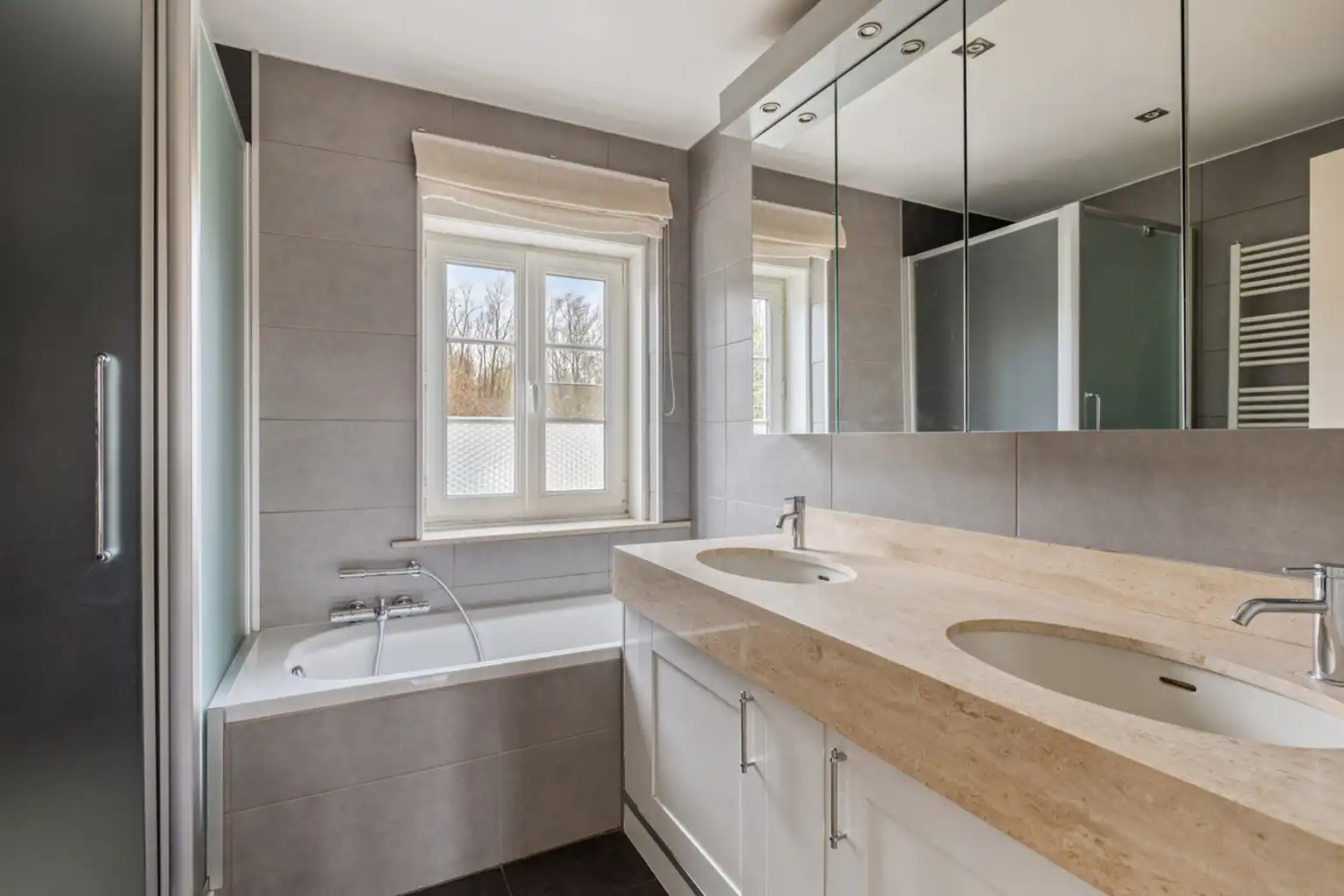 Charmante en verzorgde tweegevelwoning met aangename tuin foto 17