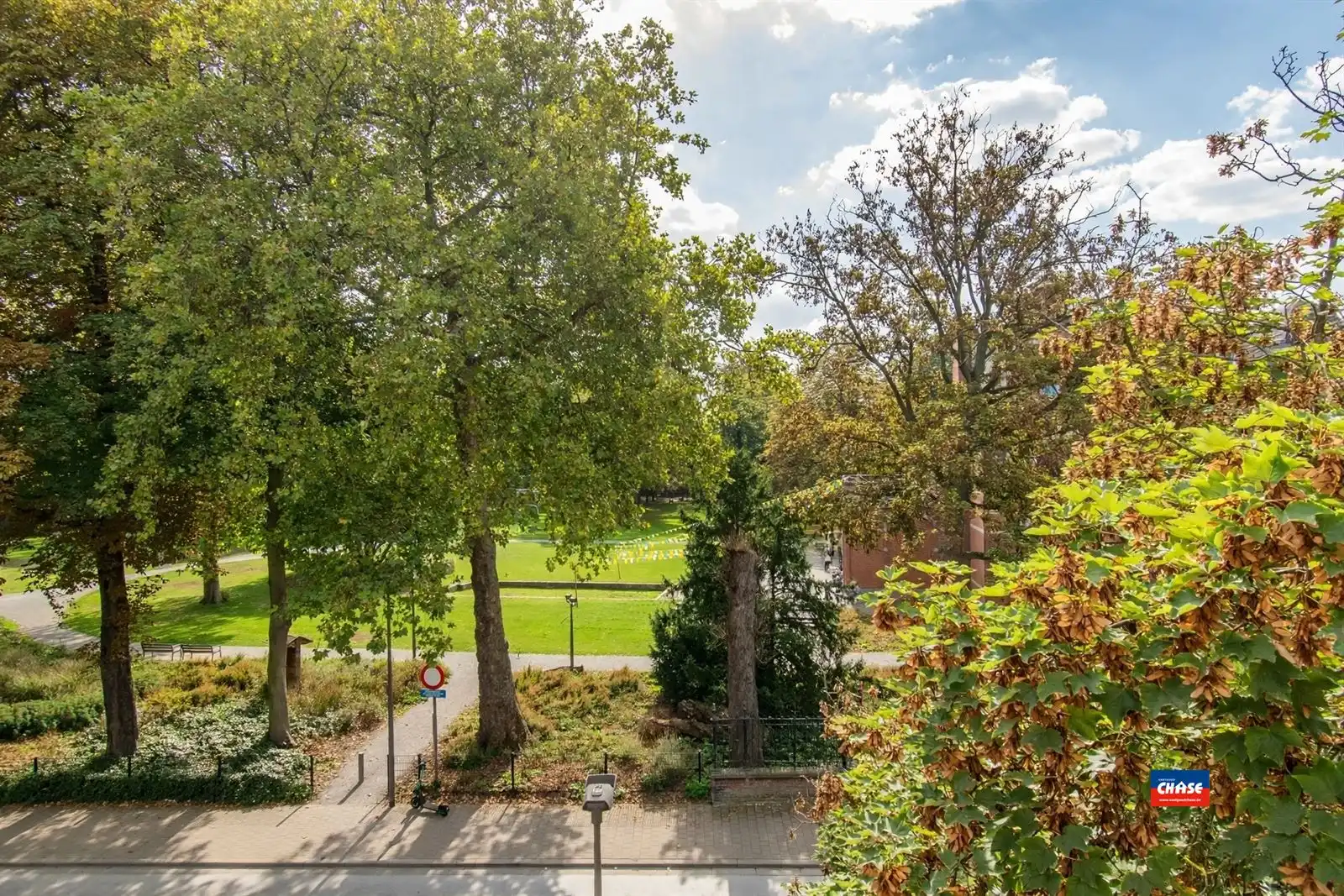 Prachtige authentieke herenwoning met zes slaapkamers en grote tuin foto 13