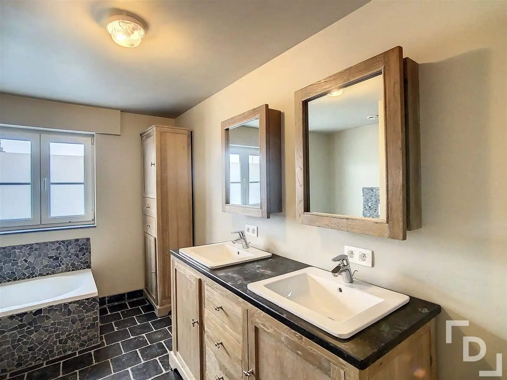 Half open bebouwing in landelijke stijl te huur in Moorslede. foto 10