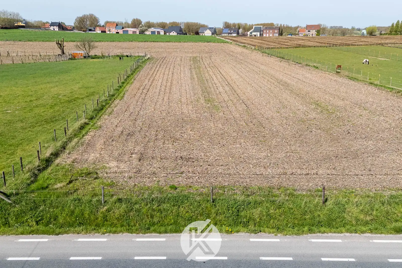 Uitstekend gelegen bouwgrond voor open bebouwing foto 3
