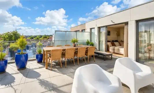 Dakappartement met twee ruime terrassen op slechts 50 meter van zee foto 6