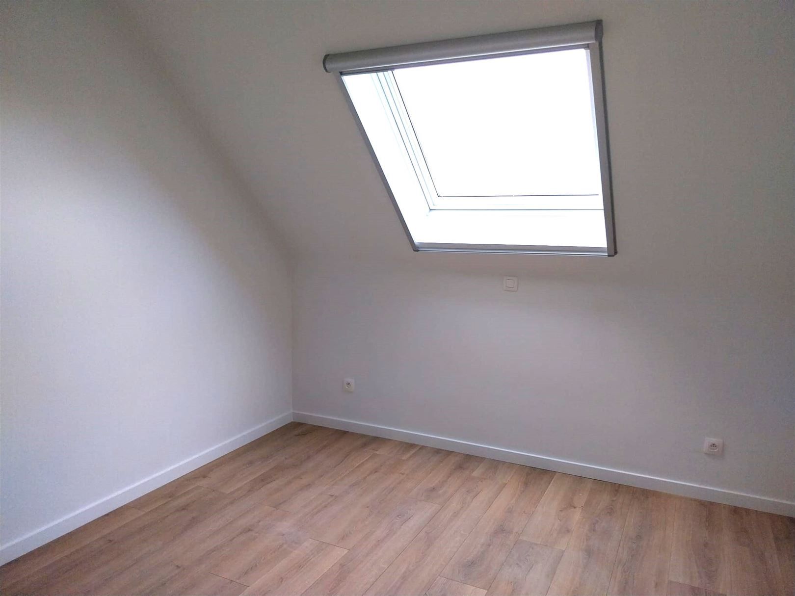 TE HUUR: Volledig gerenoveerd appartement met 1 slaapkamer te Munsterbilzen! foto 7