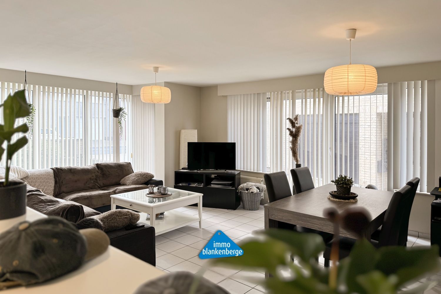 Ruim gelijkvloers appartement met voortuin en autostaanplaats foto 6