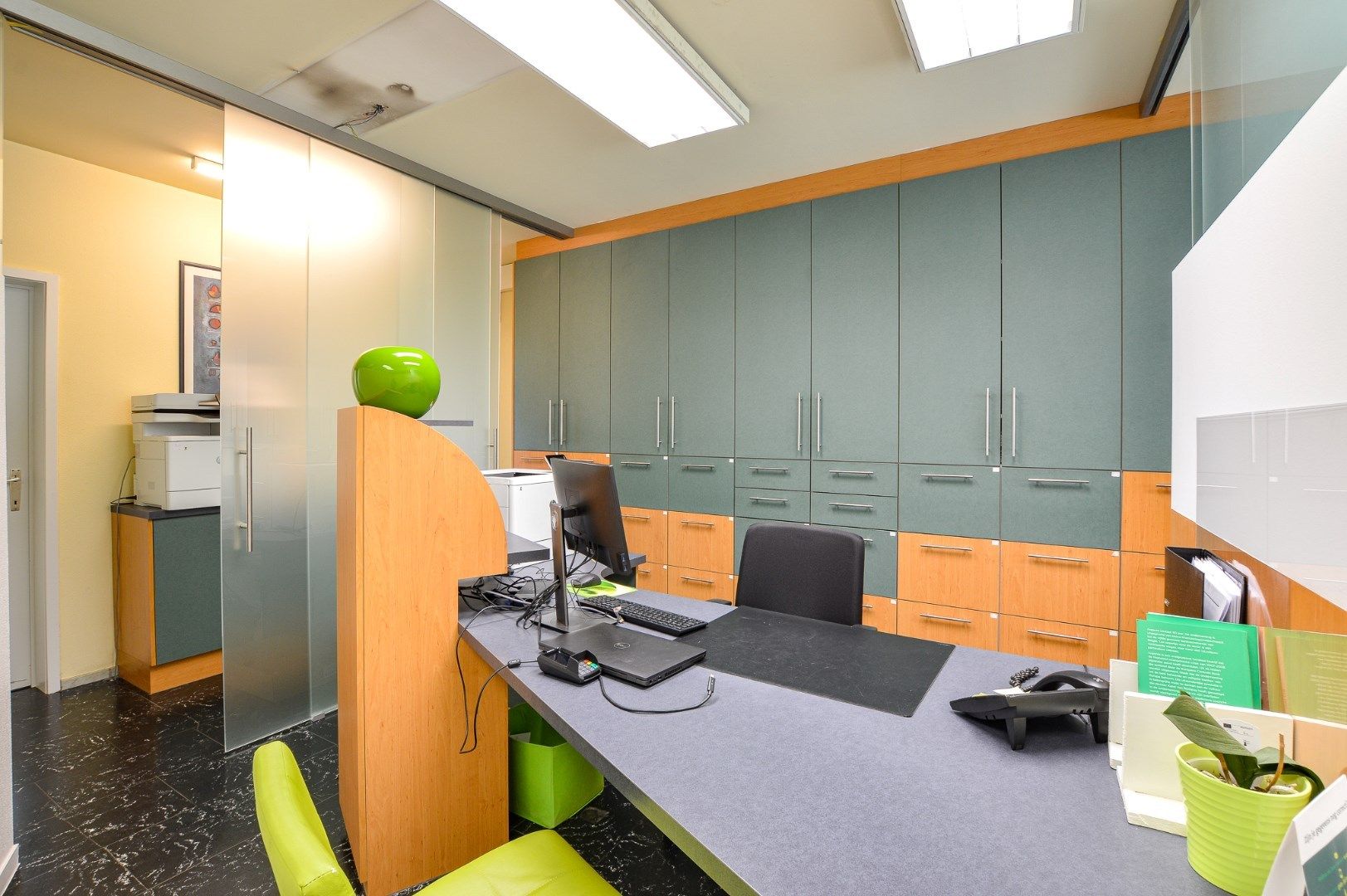 Ruime kantoorruimte in het hart van Oudenburg foto 7