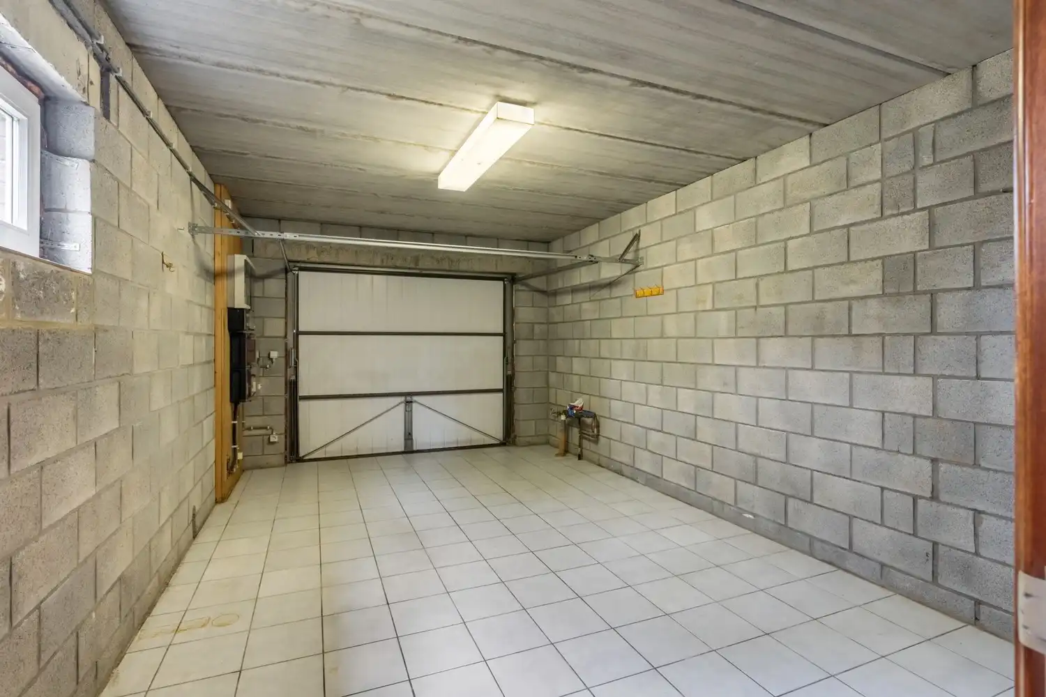 Te renoveren woning met vier slaapkamers, inpandige garage en noordwest georiënteerde tuin op een perceel van 6 are 78 ca te Begijnendijk ! foto 17