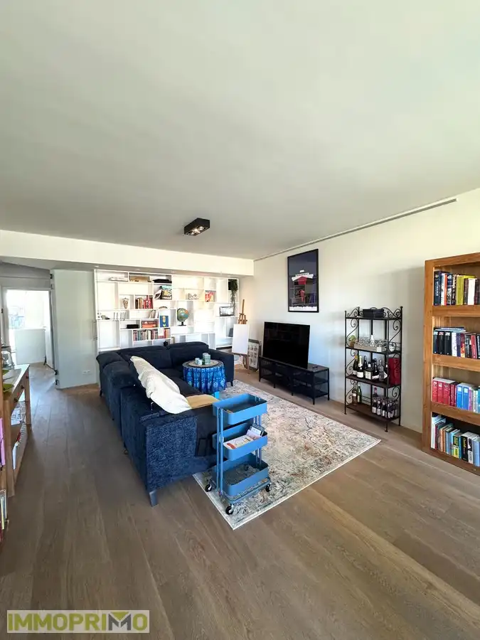 Zeer ruim en lichtrijk appartement te huur foto 6