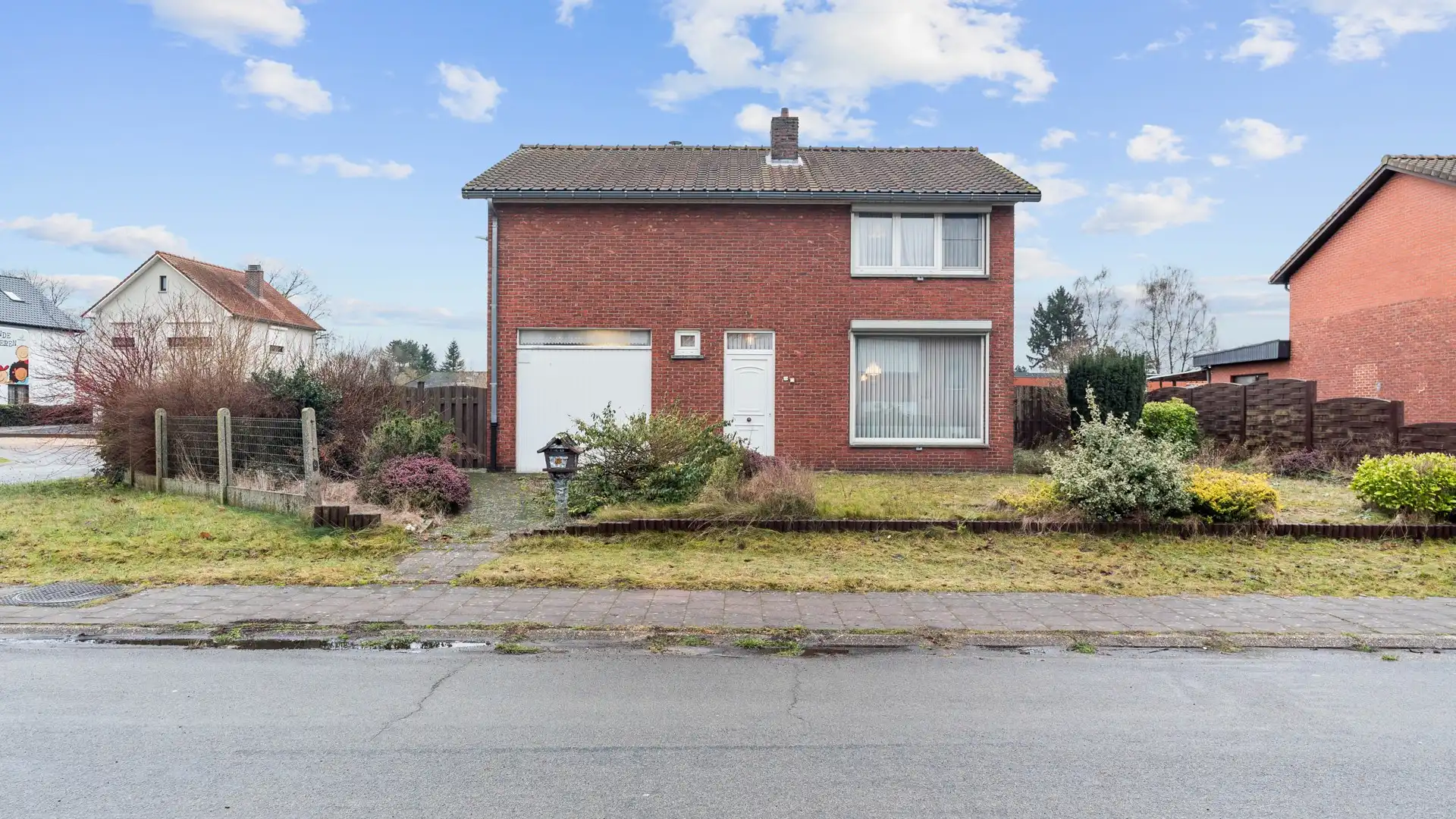 Open bebouwing met 4 slaapkamers op 6are 89 ca foto {{pictureIndex}}