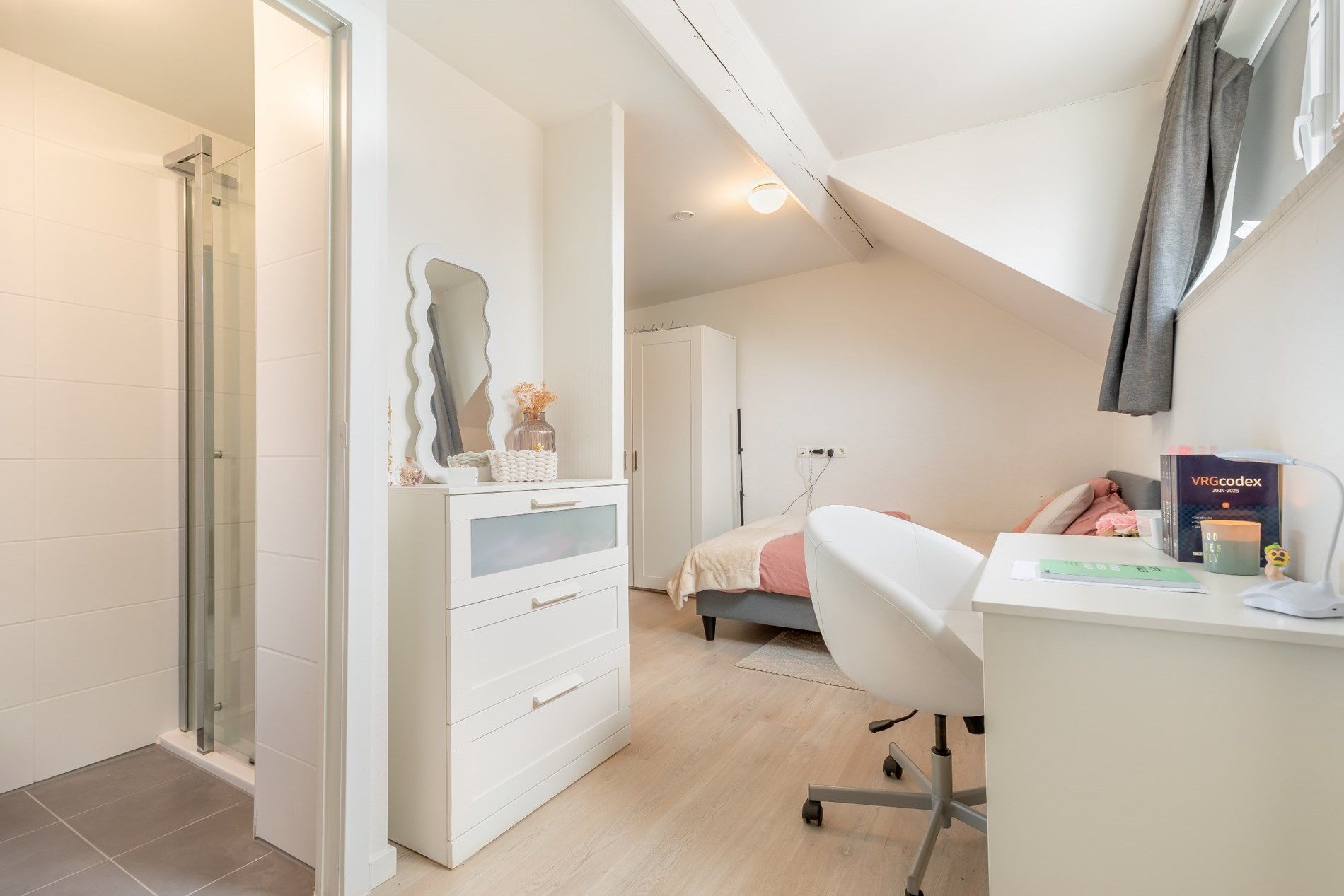 Gezellige studentenkamer op ideale locatie! foto 5