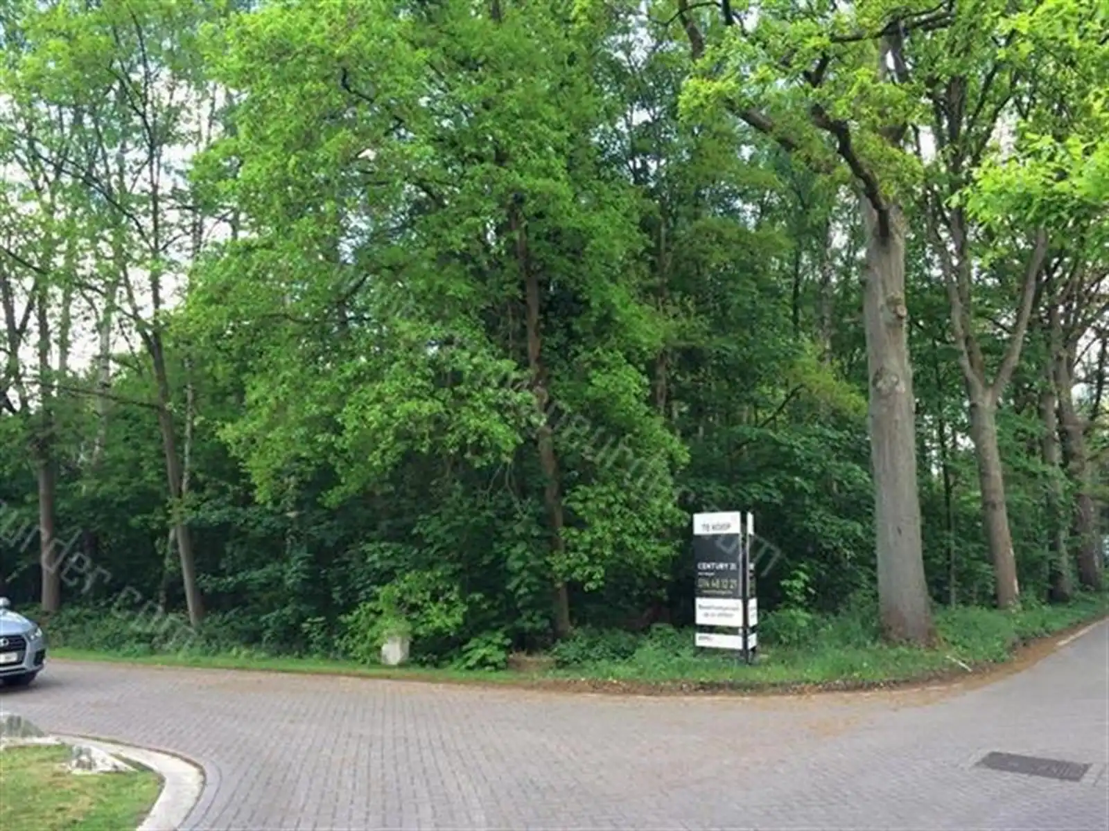 Royaal residentieel gelegen hoekperceel op ca 2437 m² foto 2