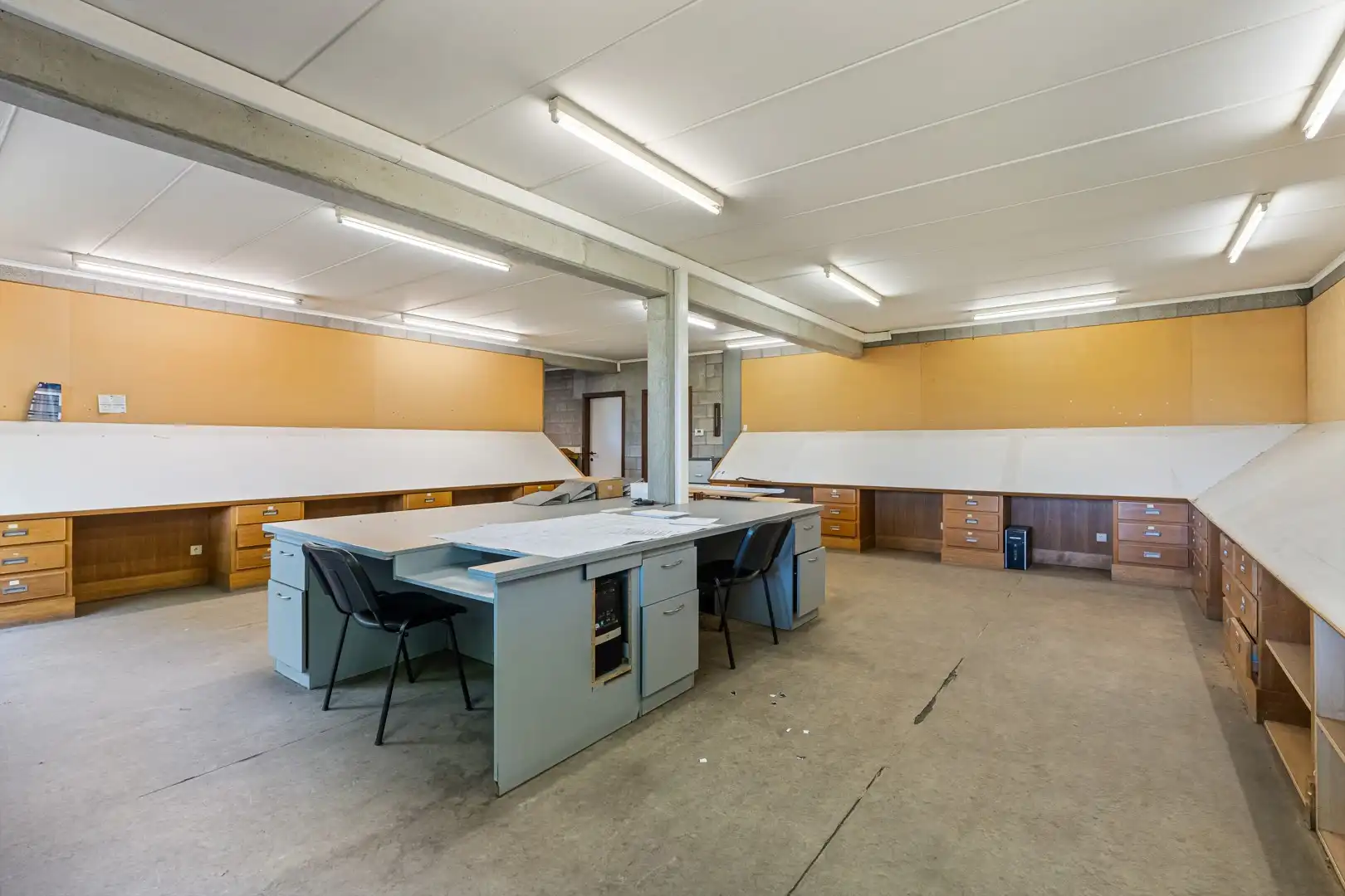 Bedrijfsgebouw met woonst te huur foto 9