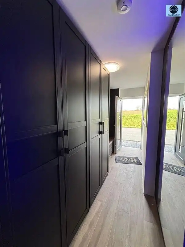 GERENOVEERDE HOB MET GROTE TUIN EN 2 GARAGES foto 3