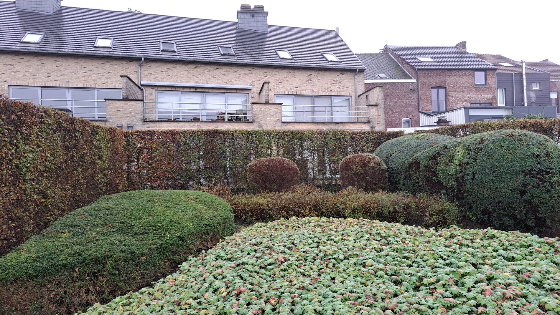 Gelijkvloers appartement met groot terras, garage en 2 autostaanplaatsen foto 21