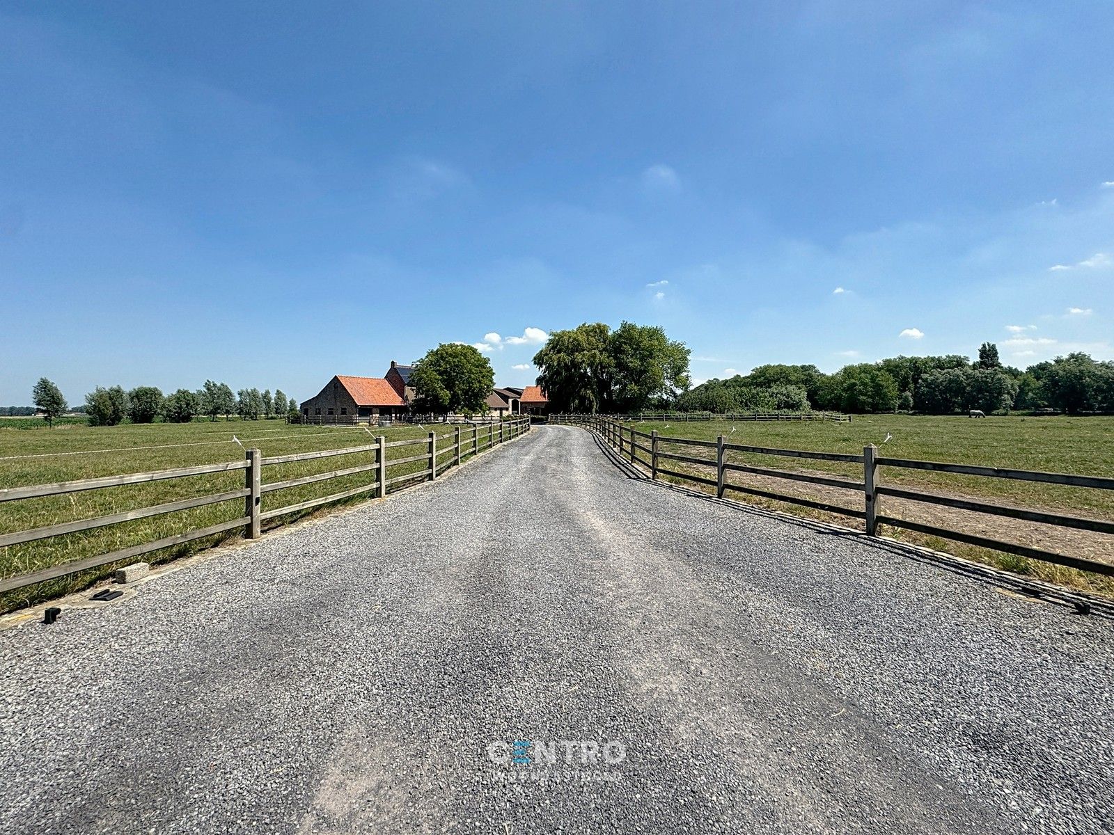 UNIEK gelegen hoeve op TOPligging te Zuienkerke! foto {{pictureIndex}}