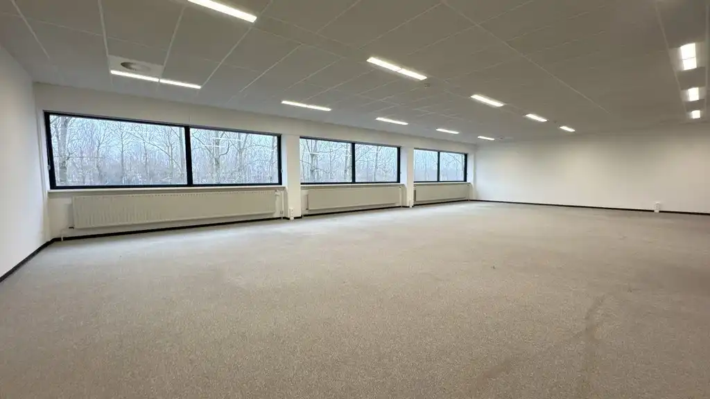 Logistiek bedrijfspand te huur nabij E19 in Mechelen-Noord foto 9