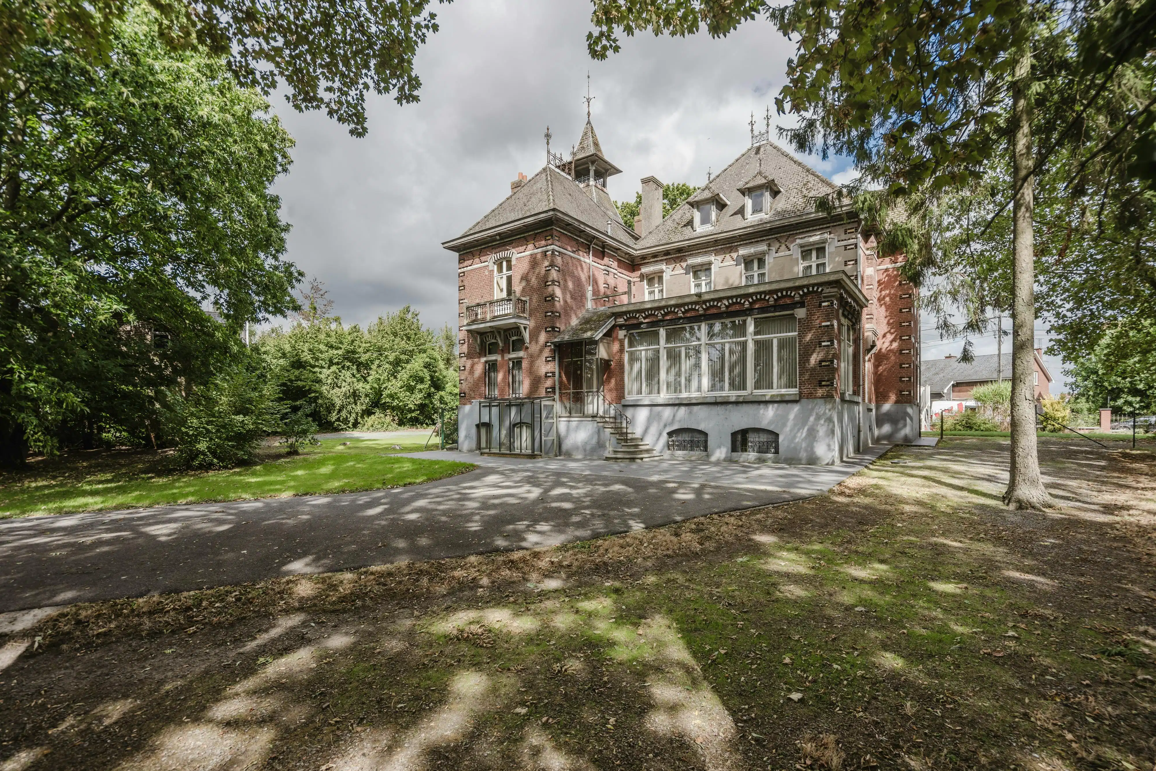 Karaktervol landhuis te koop in Anzegem foto 2