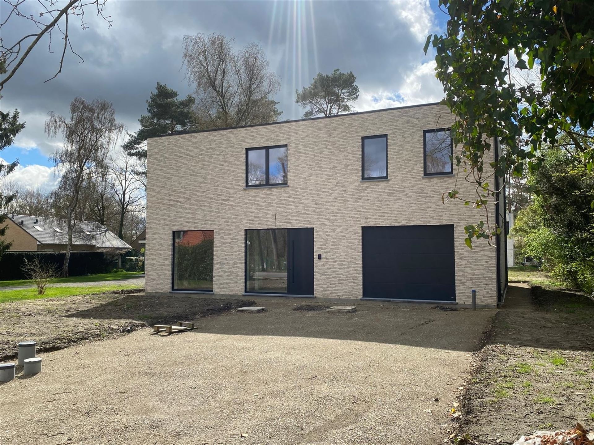 Moderne en grote nieuwbouwvilla met zuid-gerichte tuin! foto 17