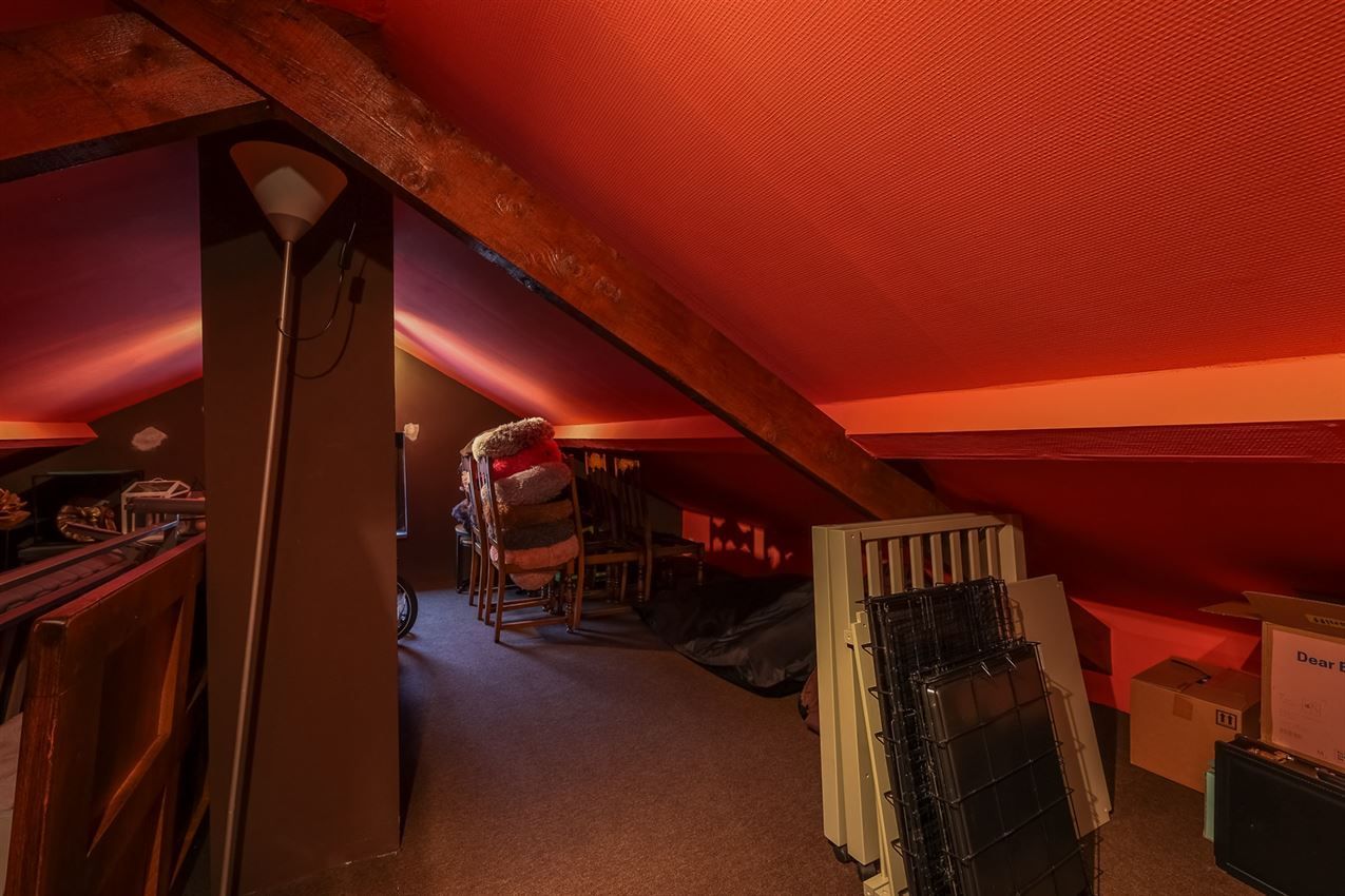 Rustig gelegen woning met weiland en stallen foto 22