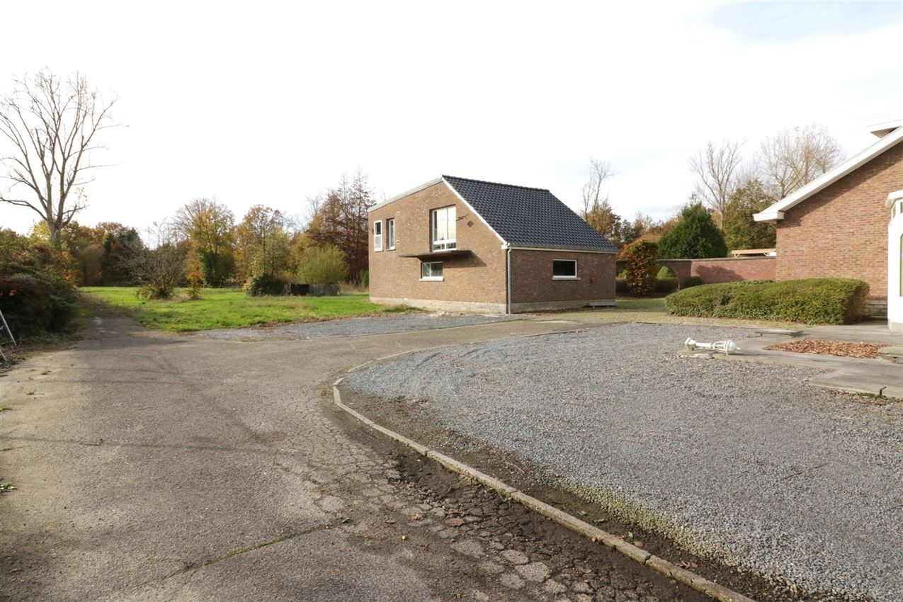 Villawoning met 4 slaapkamers en bijgebouw foto 38