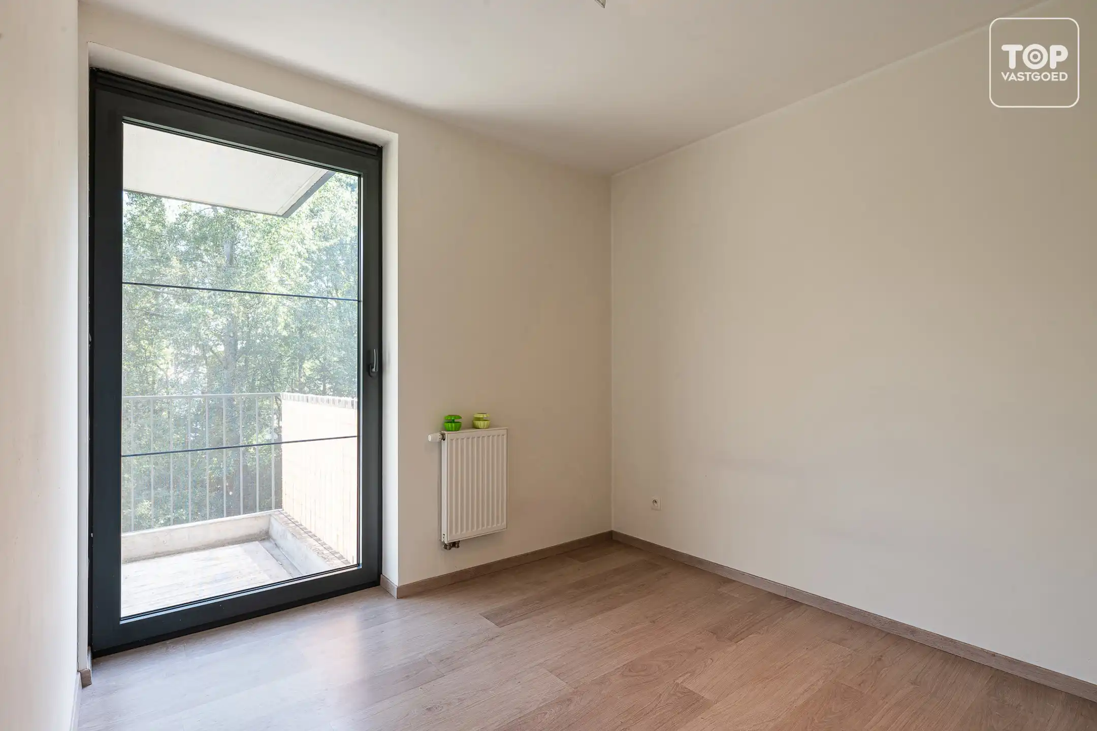 lichtrijk appartement met 1 slaapkamer en groene tuin foto 15