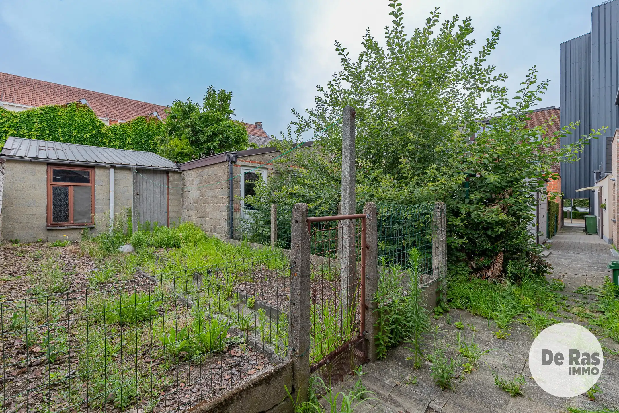LEDE - Charmante renovatiewoning met tuin in centrum foto 17
