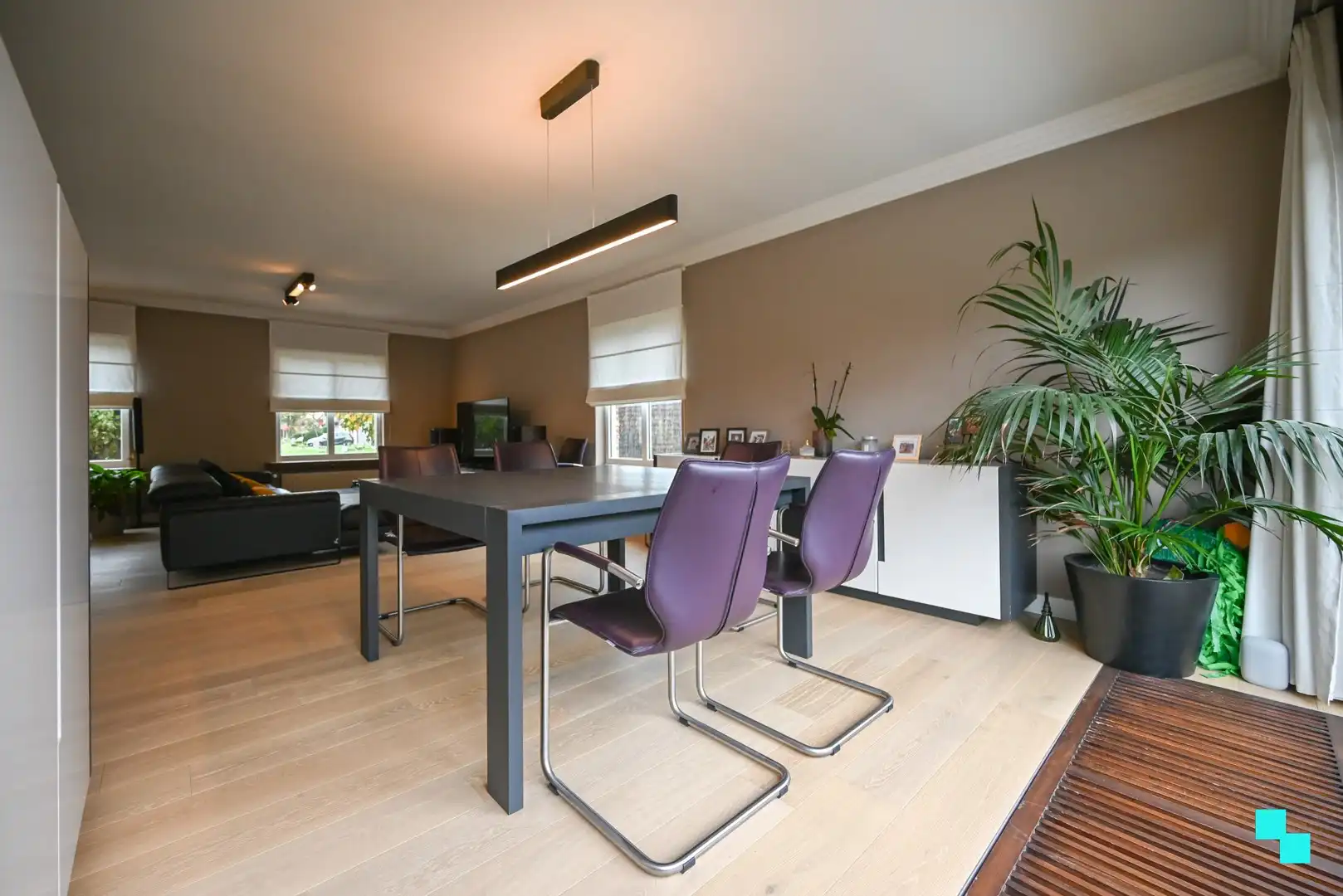 Ruime, instapklare gezinswoning met vier slaapkamers en dubbele garage, vlakbij centrum Izegem foto 12