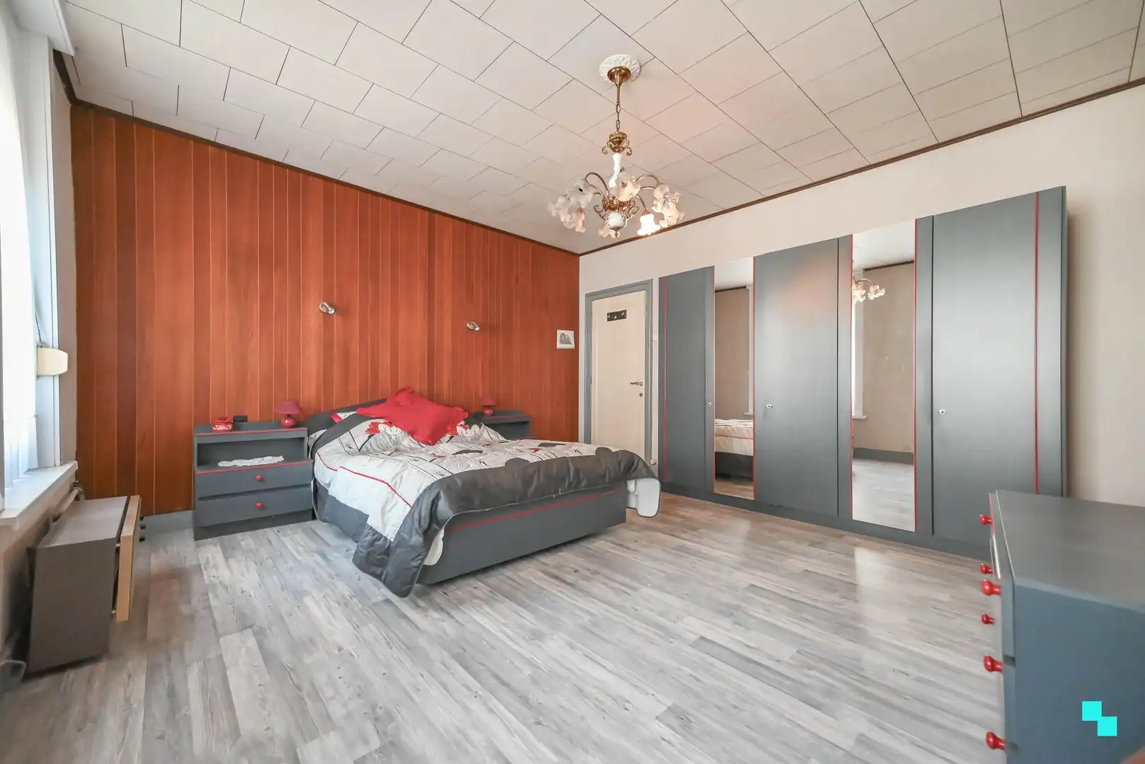 Centraal gelegen ééngezinswoning met vier slaapkamers te Izegem foto 13