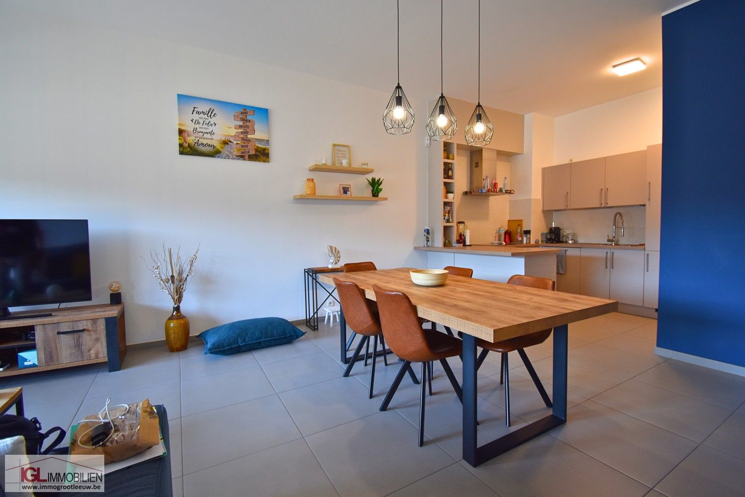 Stijlvol en ruim 1-slaapkamerappartement met zonnig terras! foto {{pictureIndex}}