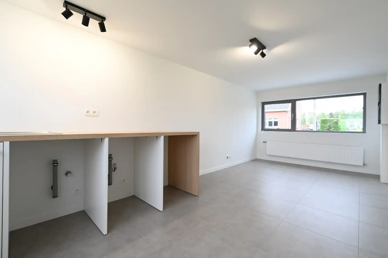Zorgvuldig gerenoveerde vrijstaande woning met veranda en leuke tuin op 5a24ca te Munsterbilzen foto 14