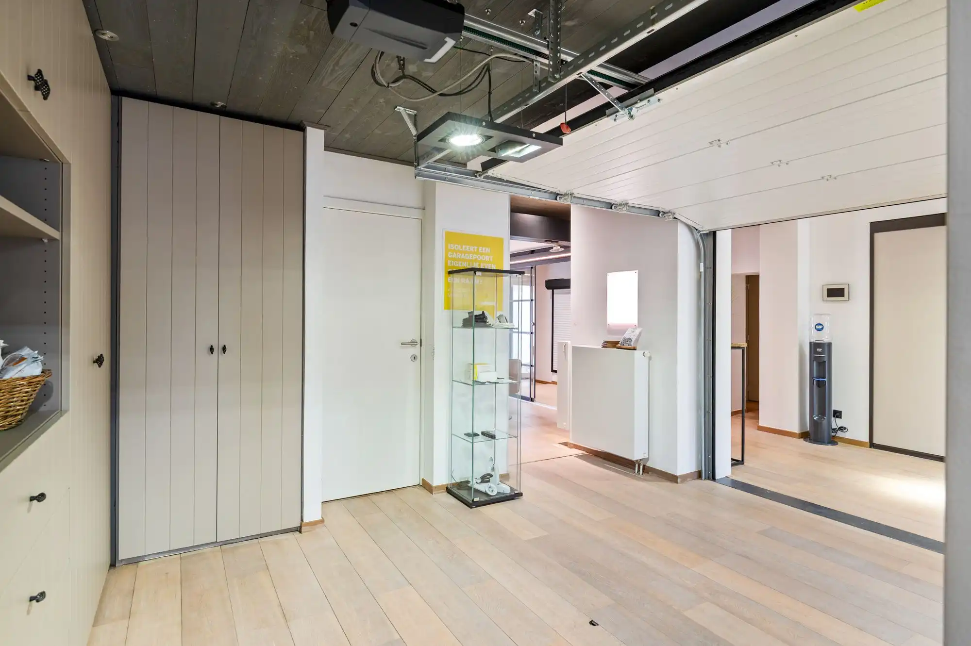 Handelsruimte (ca. 168m²) mét magazijn (ca. 200m²)! foto 13