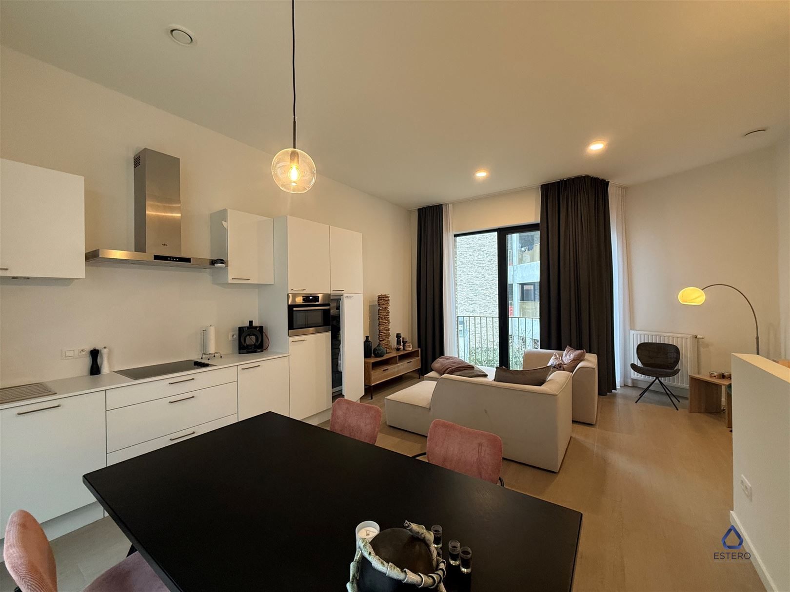 Nieuwbouwwoning op een topligging in Zurenborg foto 12