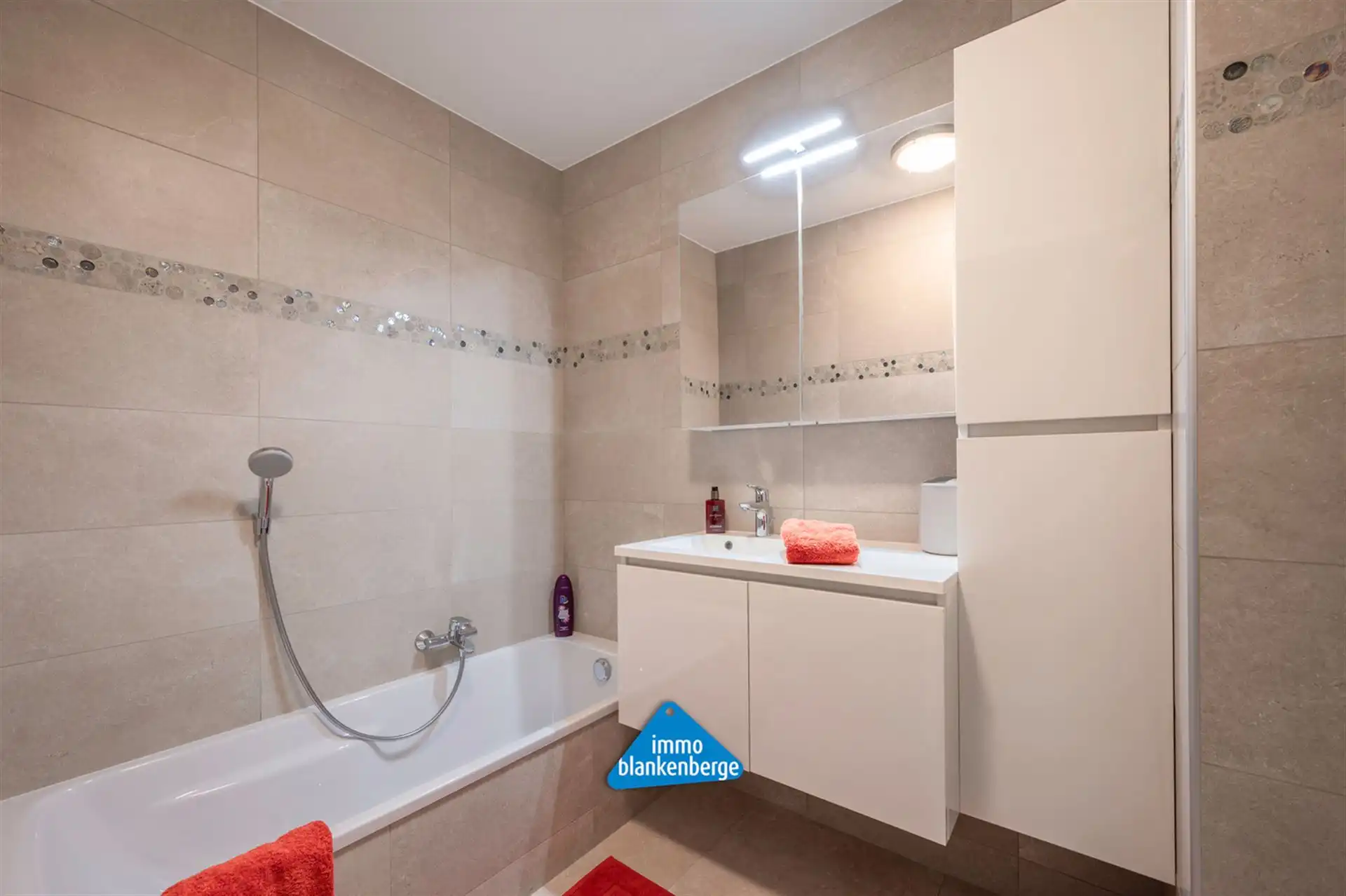 Instapklaar Gelijkvloers Appartement met 2 slaapkamers op een Topligging foto 11