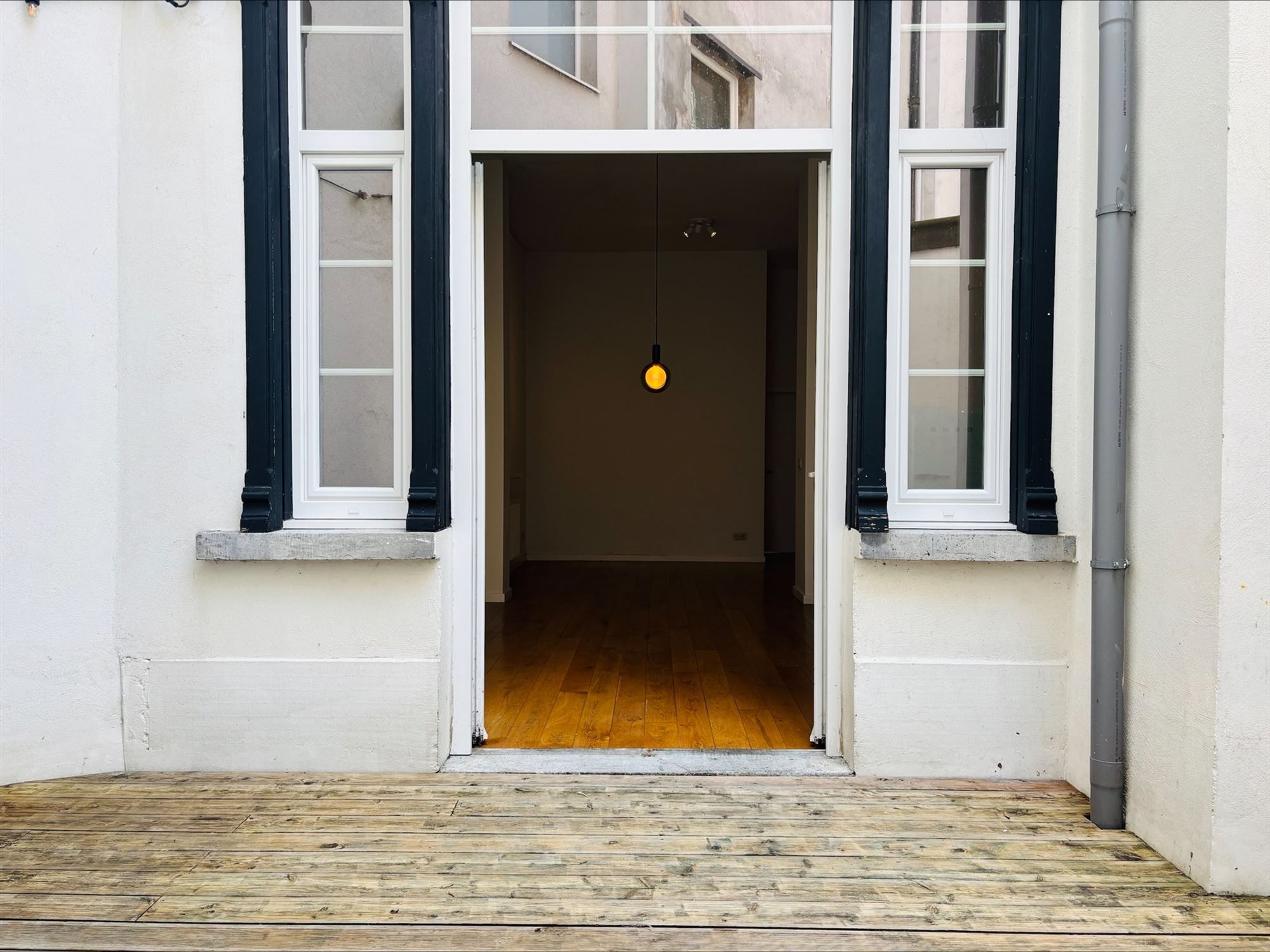 Karaktervol en lichtrijk 1-slaapkamerappartement met ruim terras op toplocatie! foto 8