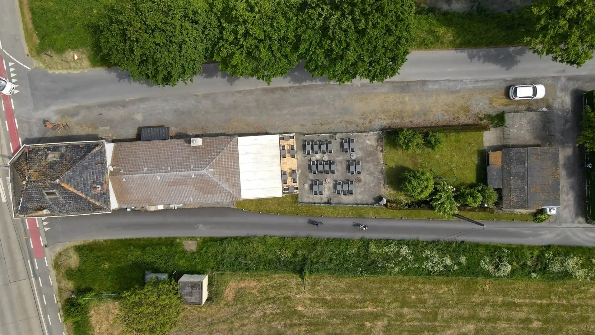 RESTAURANT + WONING MET TUIN EN GARAGE foto 3