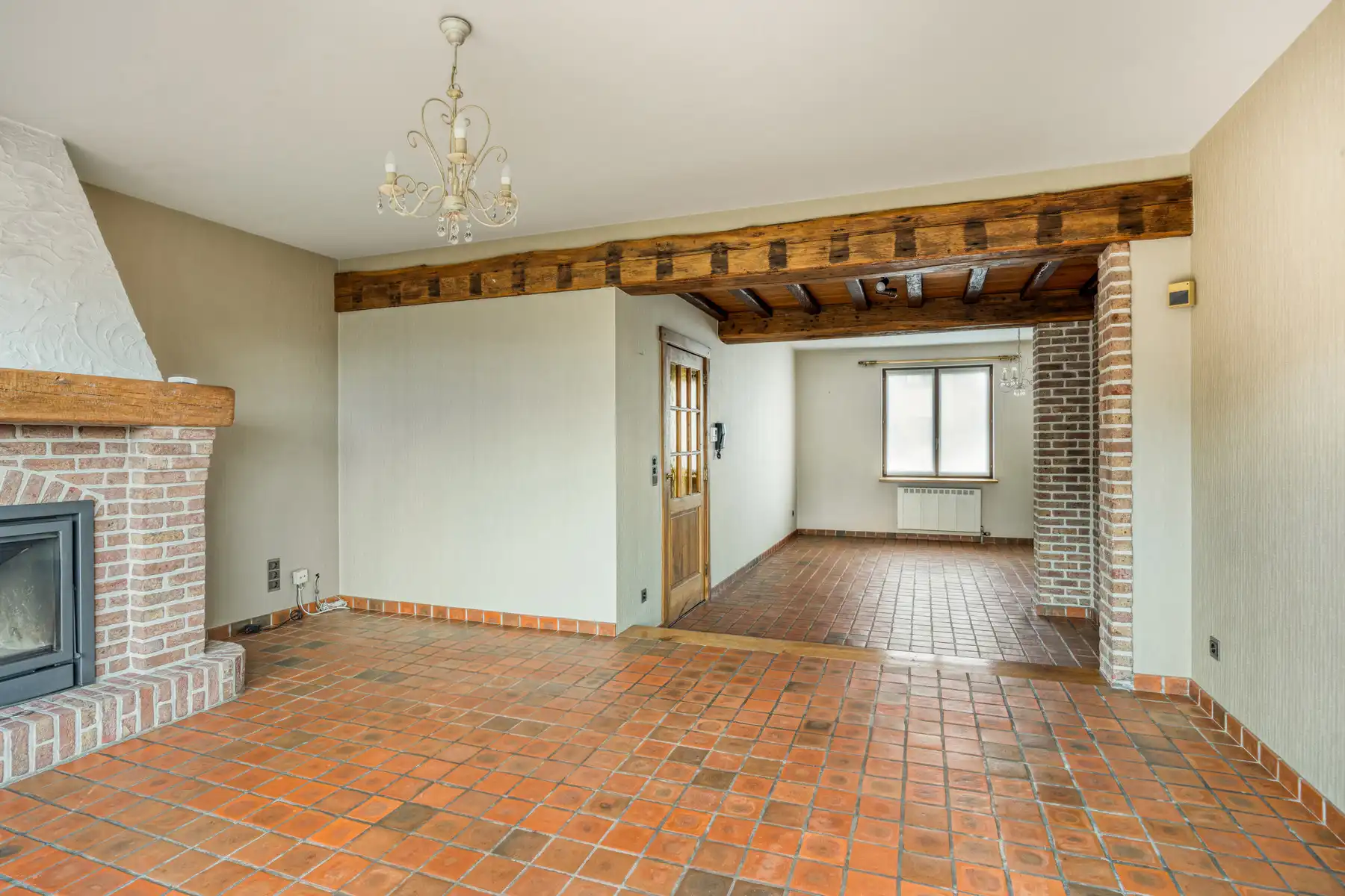 Leemans Immobiliën biedt u deze ruime bel-etagewoning te huur aan in Zellik. foto 7